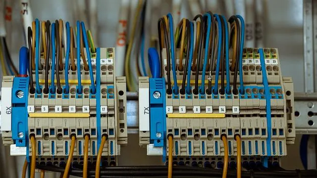 Zasady bezpieczeństwa - jak postępować, kiedy pracujemy z prądem?
